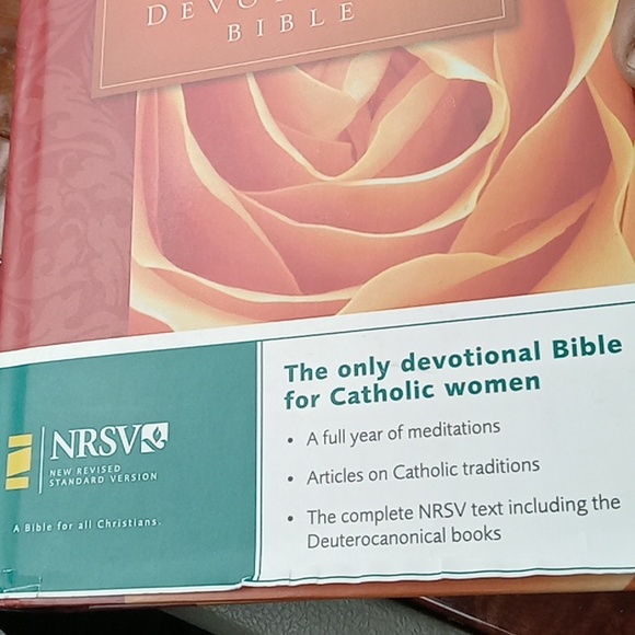 Catholic Women's Devotional Bible NRSV Office Catholic Womens